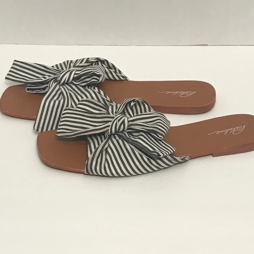 Park lane Bow Flat Sandals - Picture 9 of 12